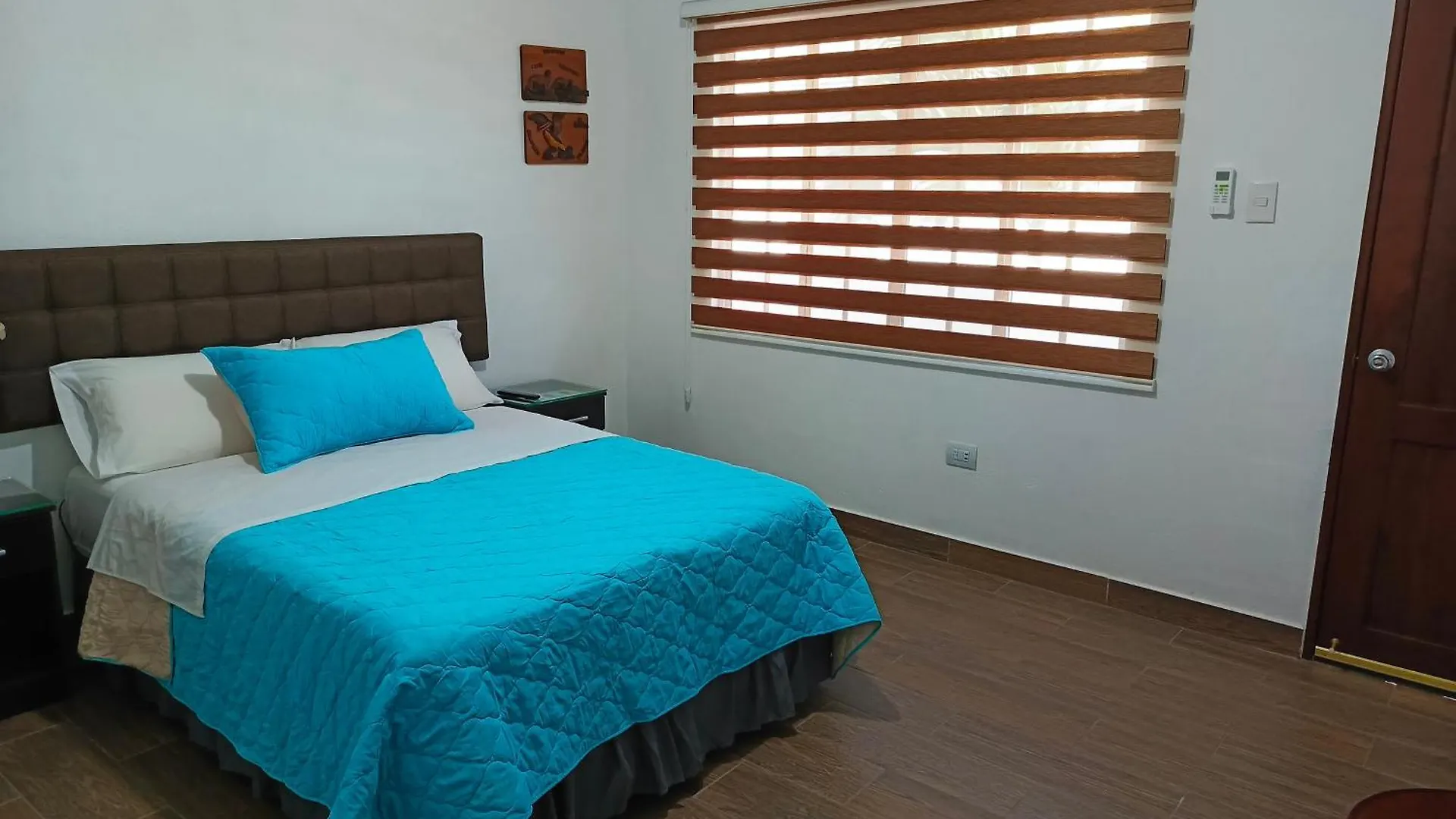 Guest house La Candelaria, Casa De Huespedes Con Bano Privado Puerto Baquerizo Moreno