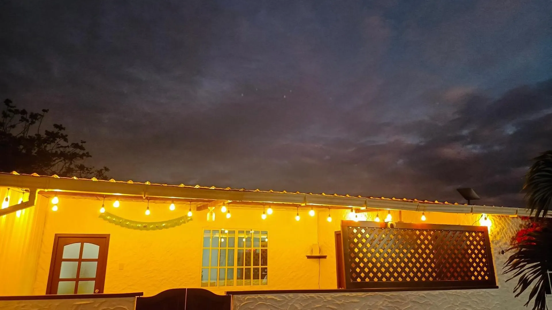 Guest house La Candelaria, Casa De Huespedes Con Bano Privado Puerto Baquerizo Moreno Ecuador